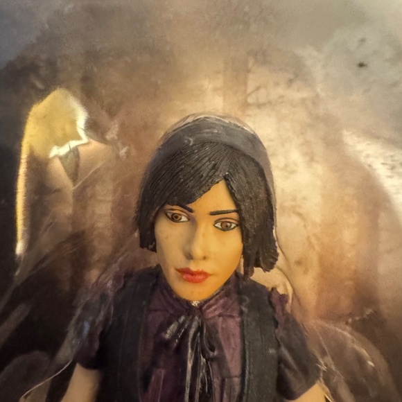 Twilight Action Dolls - Bella, Edward, Jacob (New Moon) and Alice (New Moon) - Picture 9 of 10